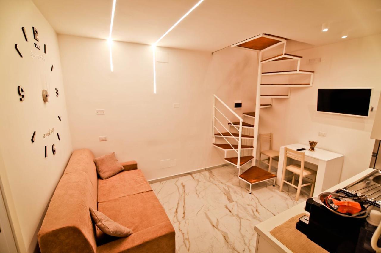 Casa Vacanze Mergellina 84 Chiaia, Stadio Maradona Lungomarecaracciolo Napoli Exterior foto